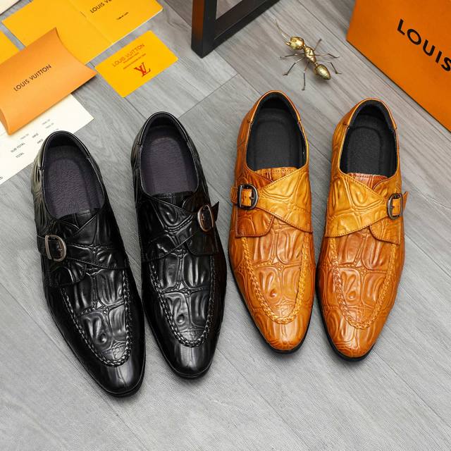 Factory direct price men's shoes and sportswear original product. Trademark: Lou