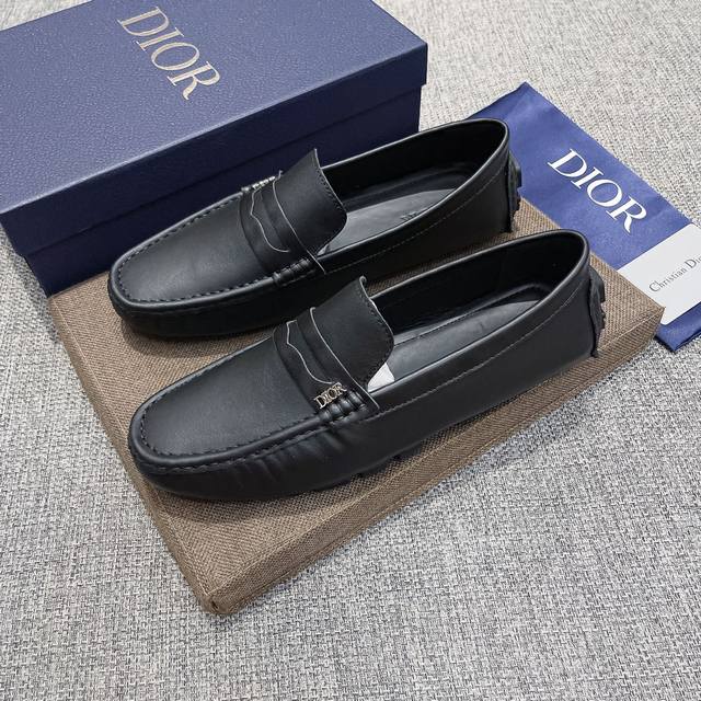 New Dior model from the official website, a hot item among Italian supermodels a