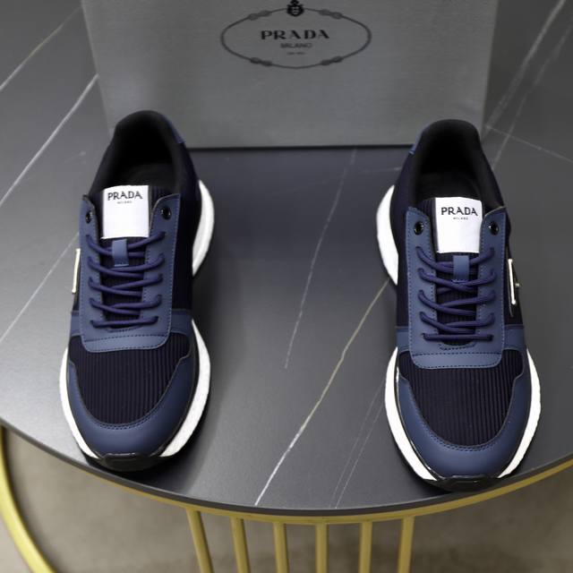 Factory Price: Brand: Prada Standard Sizes: 38-44, 45 (Custom Made) Grade: Same