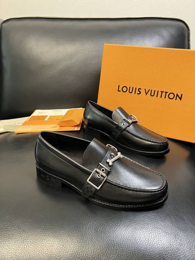 Lv High-quality, top-tier Louis Vuitton leather shoes, same configuration as bou