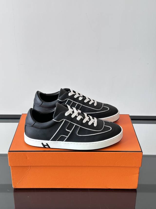 Hermes Join series casual sneakers. The upper is made of calfskin and Epsom calf