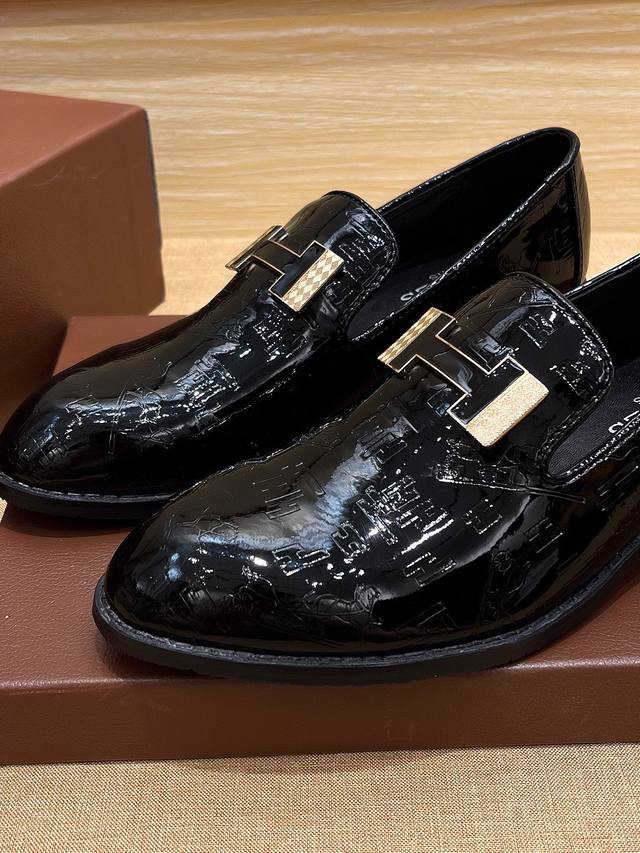Brand Hermes, latest style men's casual leather shoes, available in stores year-