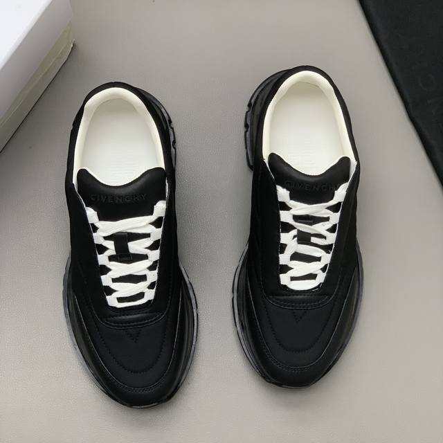 New Men's Casual Shoes (Ddd) This style features two-tone cowhide leather with s