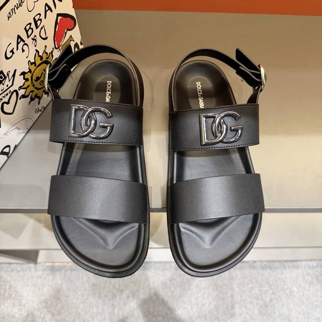 Sizes 38-46 Dg Men's Sandals/Slippers. Showcasing a haute couture design. Dg str