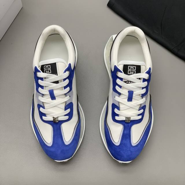 Men's Low-Top Casual Shoes - Made of two-tone perforated leather, featuring a 4G