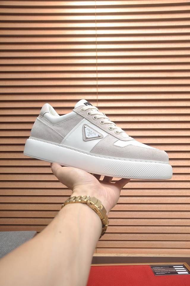 Factory Price Prada Top-Tier Original, New Season, High-Quality Original Item, T