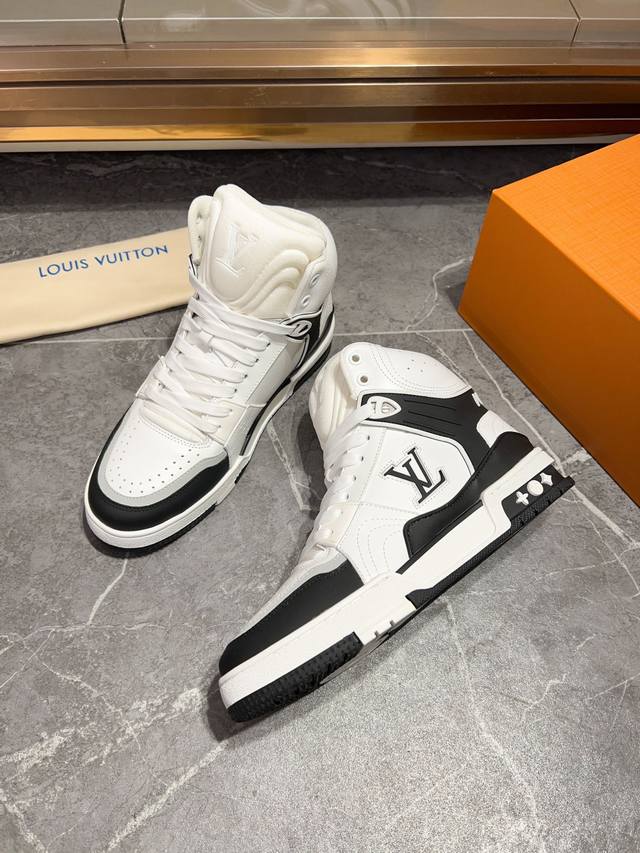 L Men's Autumn/Winter High-Top Classic Casual Sneakers. These sneakers feature s