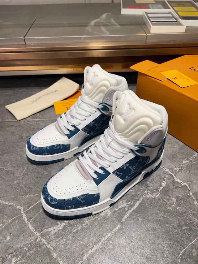 L Men's Autumn/Winter High-Top Classic Casual Sneakers. This sneaker features so