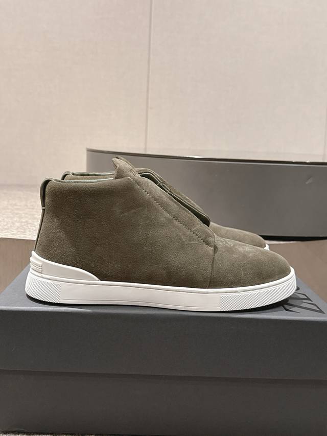 Top-quality replica of Wu Lei's celebrity-endorsed Zegna Fall/Winter 2025 high-t