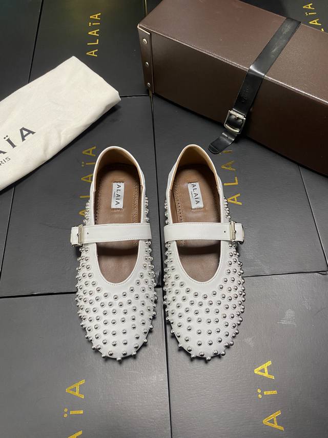 Alaia New Flat Ballet Flats! A super popular ballet flat with a sweet and cool b