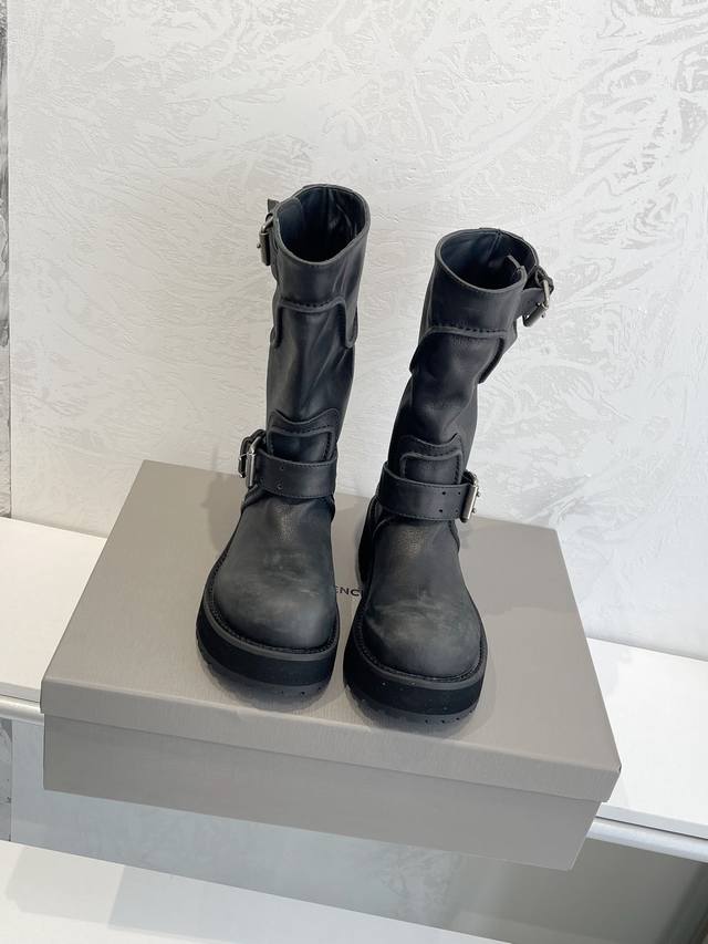 Factory Direct Sales Balenciaga Venom Mid-Calf Boots 25Fw These boots feature a