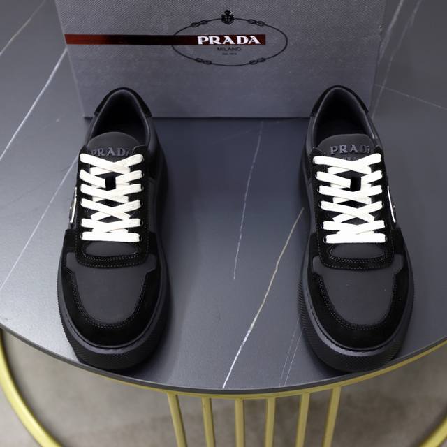 Factory Price: Brand: Prada Standard Sizes: 38-44, 45 (Custom Made) Grade: Same