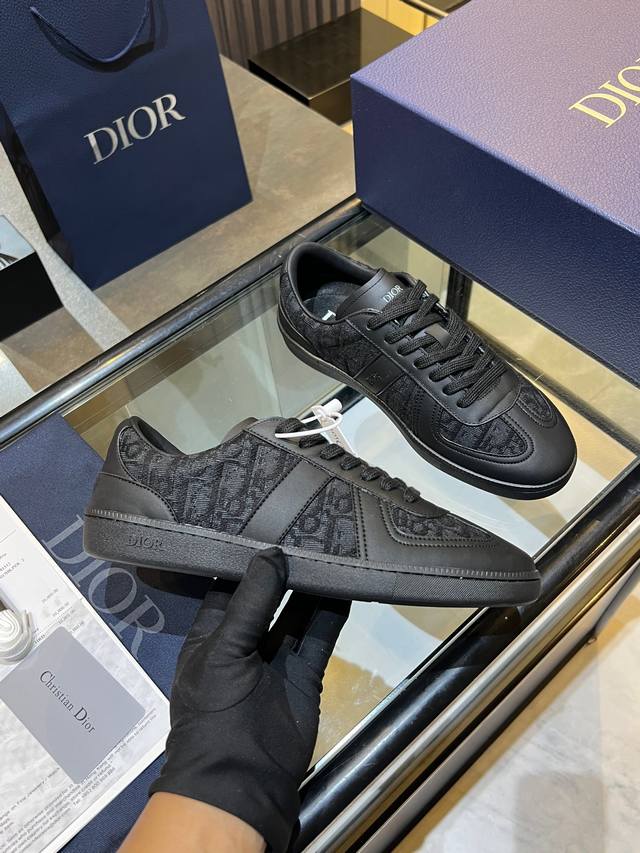 Price: High-quality Dior (D brand) new model, original design. A classic and com