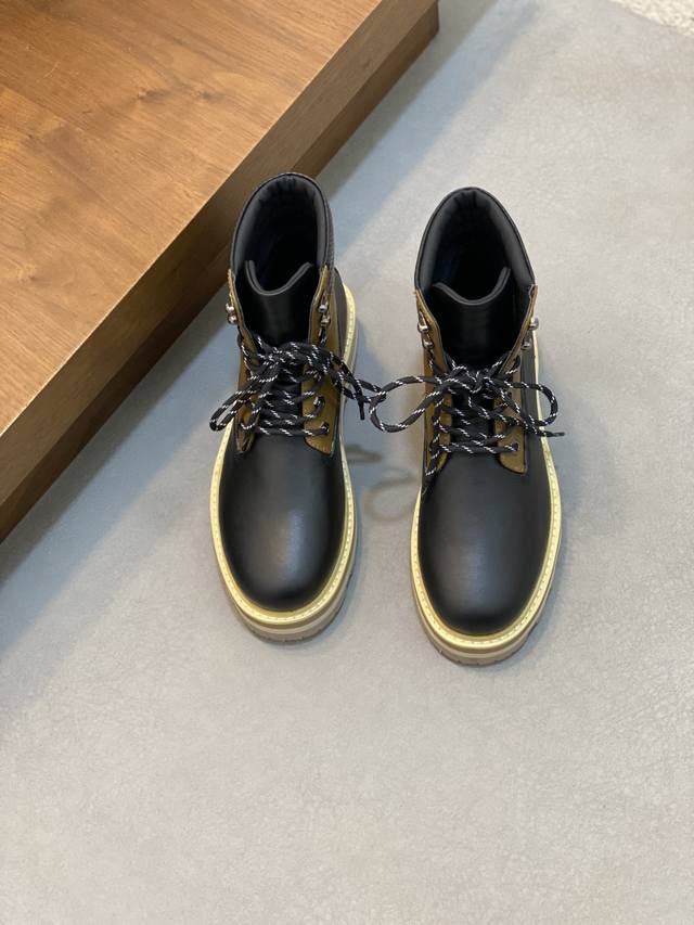 Monc, a top-tier original men's shoe brand, is now available. This new arrival f Monc, a top-tier original men's shoe brand, is now available. This new arrival f