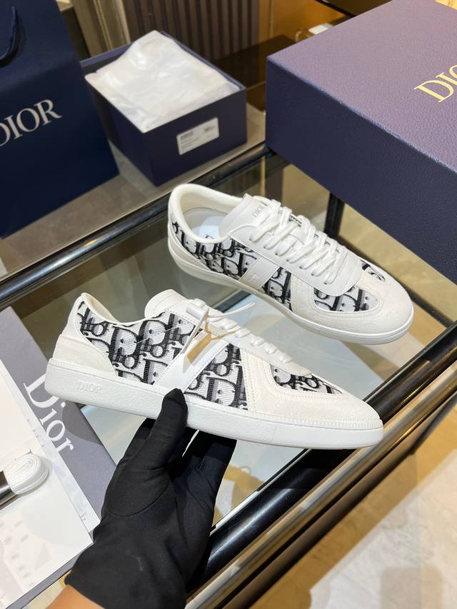 New Dior model at a real price. A very classic and comfortable German training s