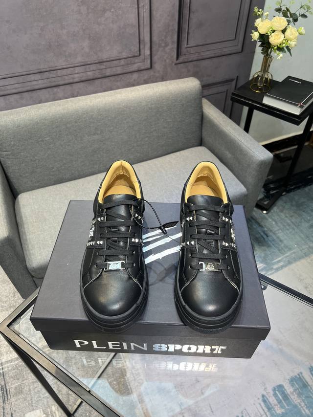 Philipp Plein - Exclusive new Philipp Plein model, now available! A new arrival