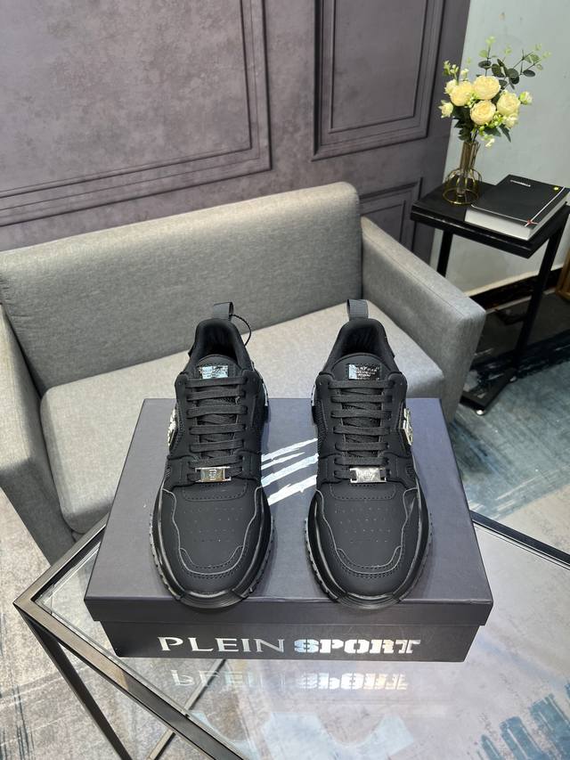 Philipp Plein - Exclusive new Philipp Plein model, now available! A new arrival