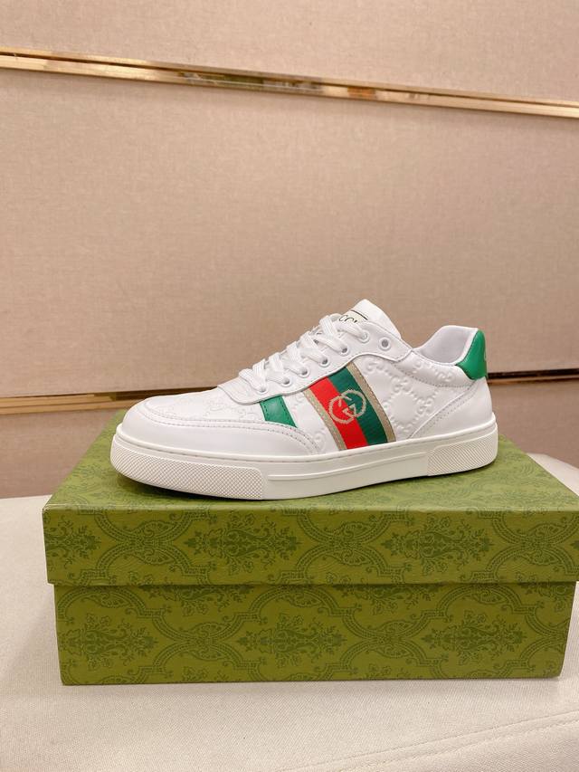 Factory direct price new Gucci single shoes. Upper made of imported cowhide leat