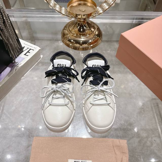 Top-tier factory version. Miu Miu 25K new lace-up white sneakers, German trainin