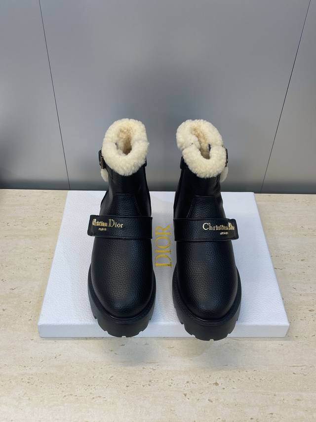 Factory Price Dior 2025 Autumn/Winter New D-Major Series Punk Style Warm Fur Wom