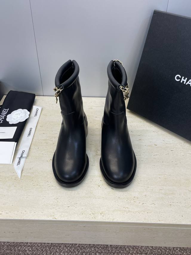 Factory Price P Leather Suede Chanel 2025 Autumn/Winter New Punk Style Chain Wom