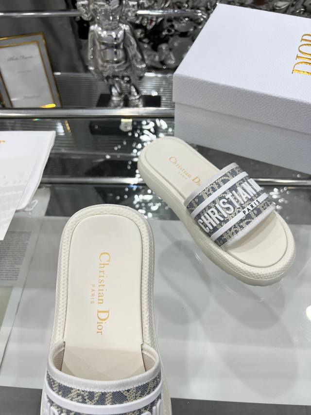 Dior Spring/Summer Runway New Upgraded Sandals Series Classic Platform Sandals,