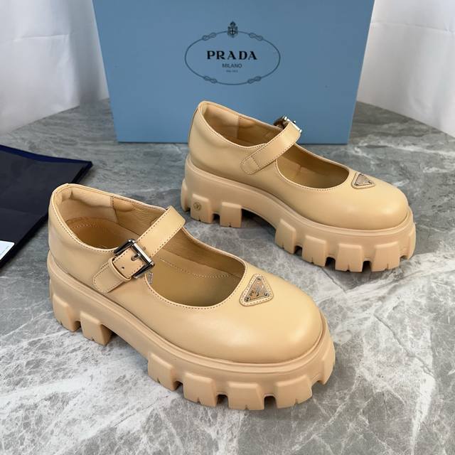 Latest model from P brand. Top: Imported split-edge beads, cowhide leather. Lini