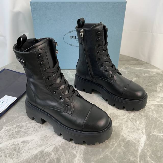 Latest P brand model. Outer: Imported full-grain cowhide, high-gloss suede. Lini