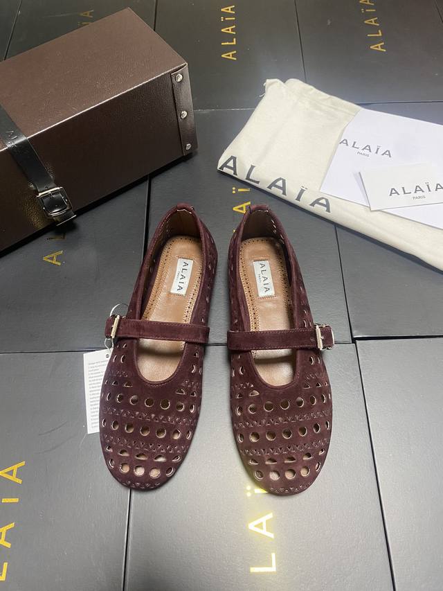 Alaia Runway Style Flat Ballet Flats! A super popular ballet flat with a sweet a