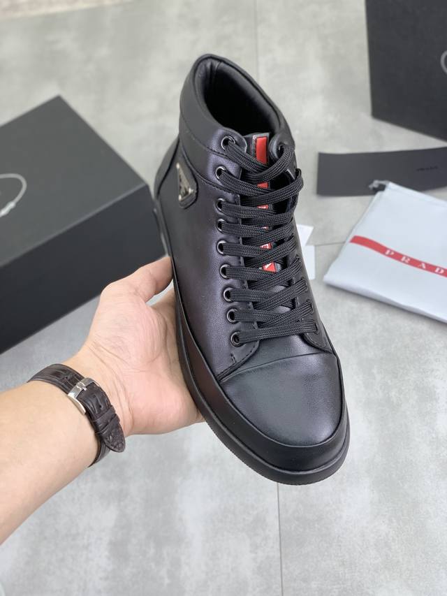 Factory direct price, new Prada high-top shoes, classic style now available. New