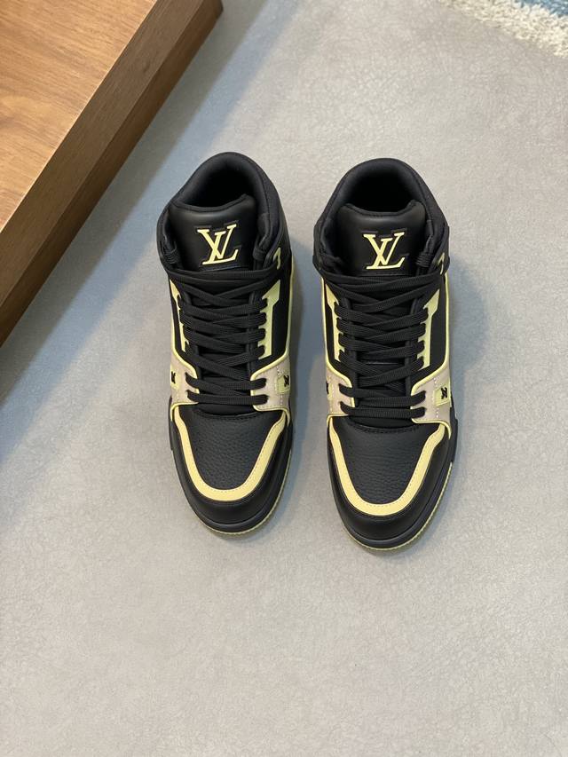 Louis Vuitton - High-end quality original - Upper: Nappa calfskin perforated pat