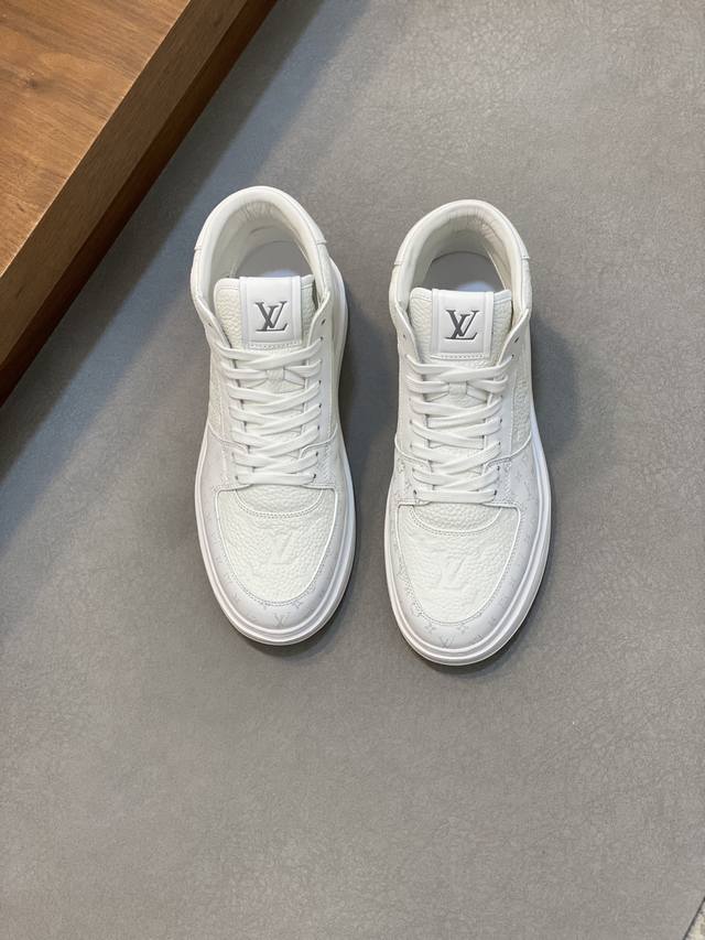 Rivoli High-Top Sneakers - Top Quality. These sneakers are crafted from imported