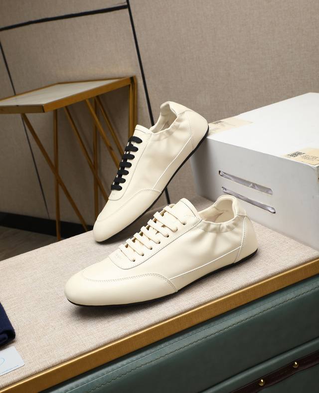 Factory Price (P Ddd) Product Trademark: Prada Original Casual Shoes (Ddd) True