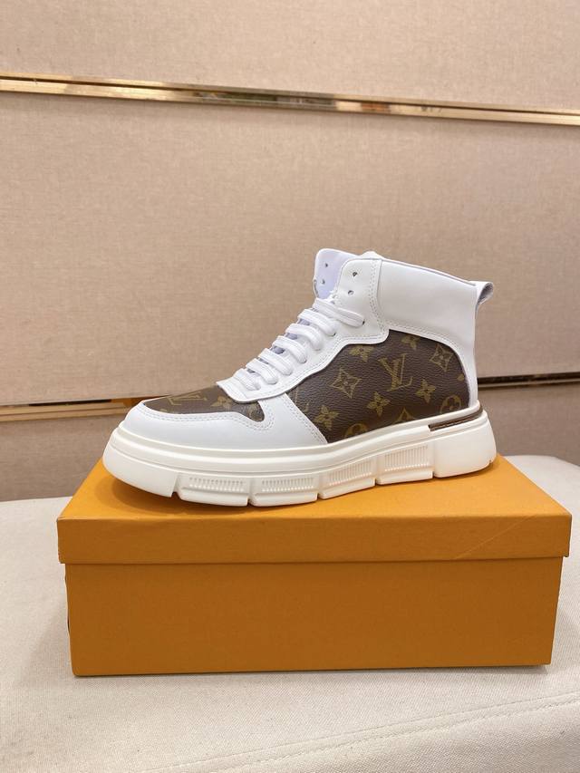 Factory direct price Louis Vuitton (LV). Latest trendy casual shoes, best-sellin