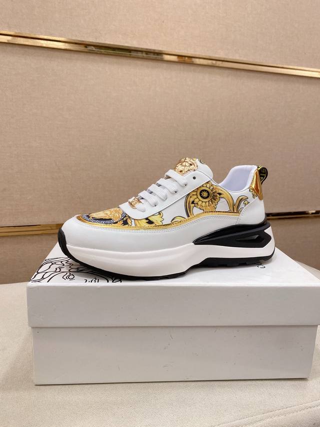 Factory direct price for new Versace shoes. Imported cowhide upper and imported