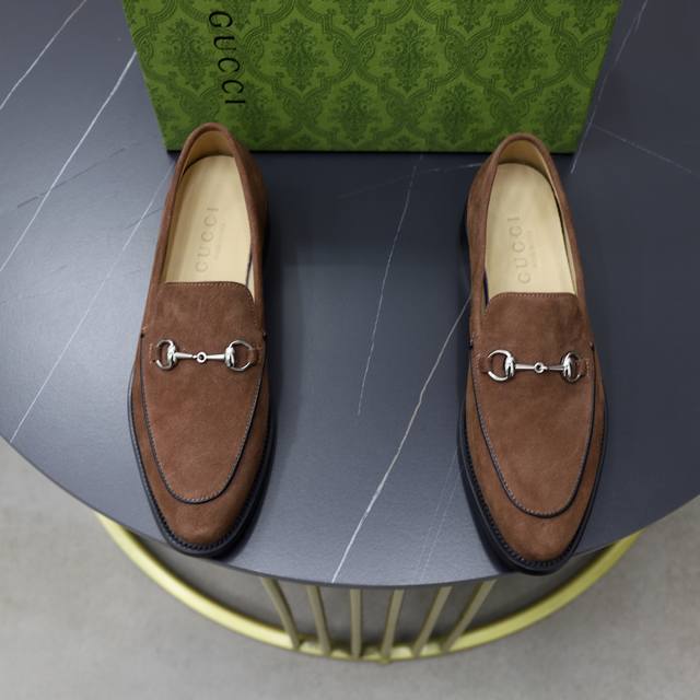 Factory Price P Brand: Gucci Sizes: 38-44, 45 (customizable) Grade: Classic Bout