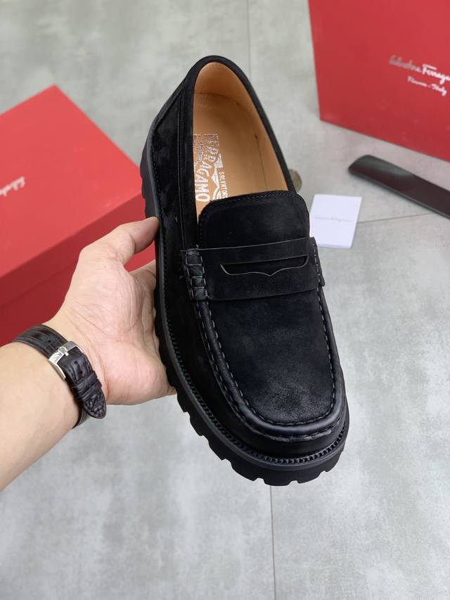 Factory direct price, real price Ferragamo latest model, original imported calfs