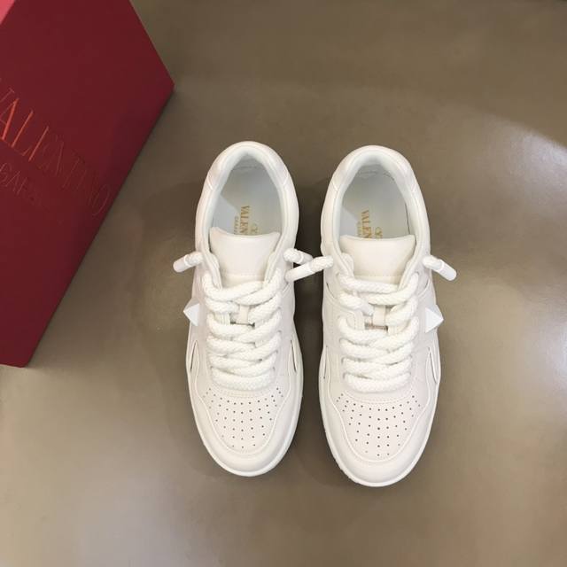 Valentin* One Stud series platform sneakers, featuring a simple and clean design