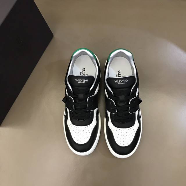 Valentin* One Stud series platform sneakers, featuring a simple and clean design