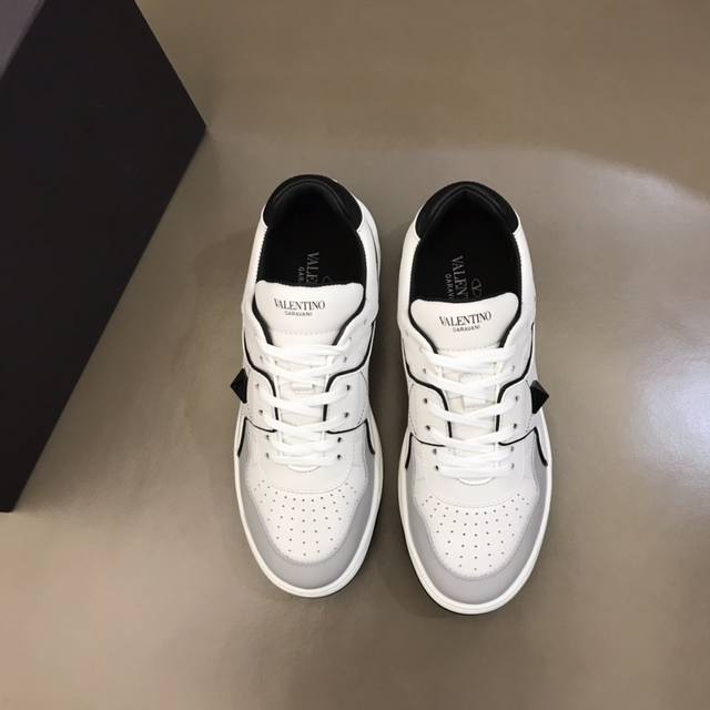 Valentin* One Stud series platform sneakers, featuring a simple and clean design