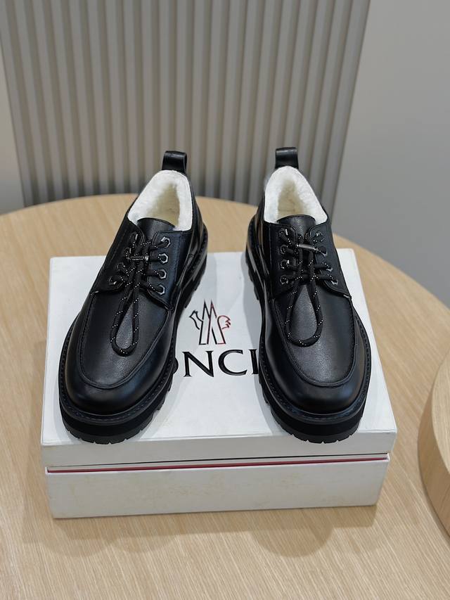 Moncler Peka City Men's Derby Shoes (Ddd) are made of imported cowhide leather a Moncler Peka City Men's Derby Shoes (Ddd) are made of imported cowhide leather a