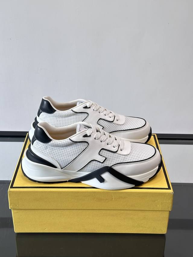 Fend*Flow Men's Casual Sneakers, featuring an elastic band, side zipper, and a w