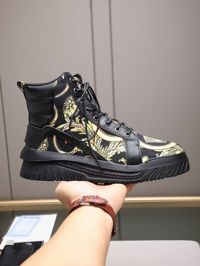 Versace men's fashion shoes, luxurious quality. Each Versace casual shoe and boo Versace men's fashion shoes, luxurious quality. Each Versace casual shoe and boo