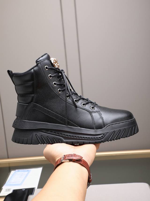 Versace men's fashion shoes, luxurious quality. Each Versace casual shoe and boo