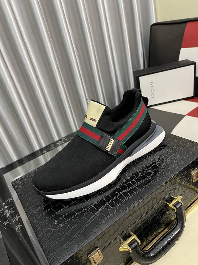 Factory Price: Gucci original quality. Unique modern style sneakers. Casual shoe