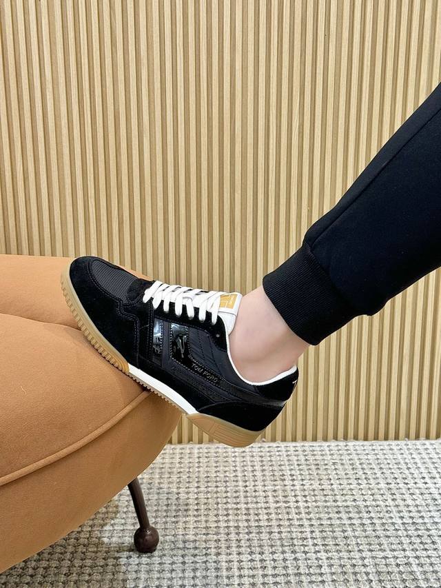 Price: Tom Ford American Fashion Luxury 2025 Hot Selling Item Size: 39-45. Tom F