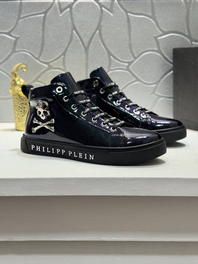 Philipp Plein Men's High-Top Casual Shoes. Based on classic design, these shoes