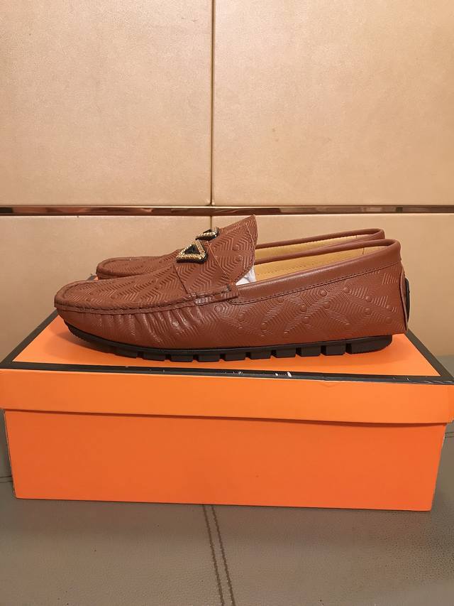 Factory direct price Versace's latest driving shoes are now available! The upper