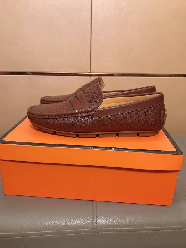 Factory Price P Gucci Men's Loafers, a top-selling men's shoe from a high-end br