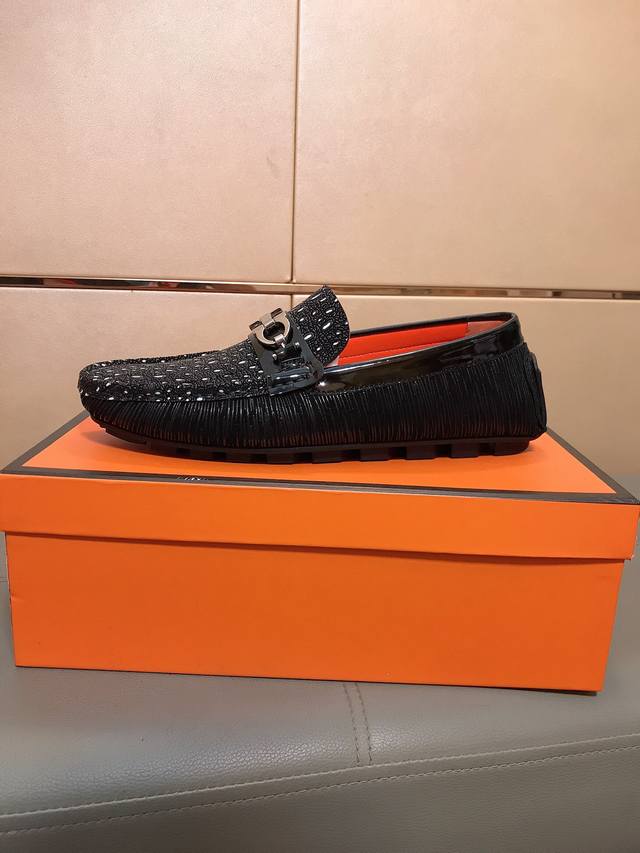 Factory direct price Ferragamo new men's driving shoes. High-quality and exquisi
